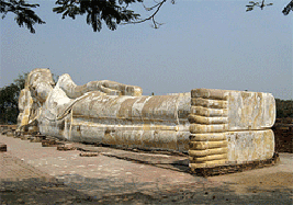 Wat Lokayasutharam a Ayutthaya en Thailande